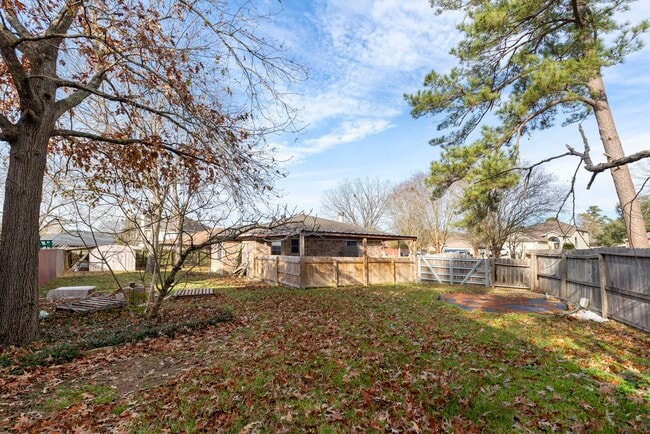 Building Photo - 222 Cool Cove