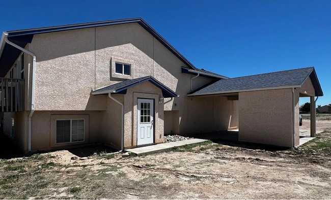 Building Photo - 593 S Aguilar Dr