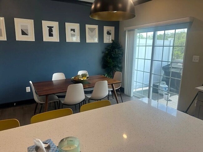 Foto del edificio - 7941 Potter Pl