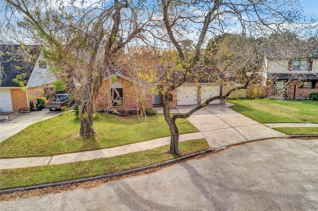 Building Photo - 5014 Groveton Ln