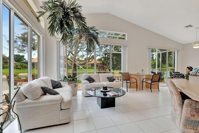 Building Photo - 4562 Carlton Golf Dr