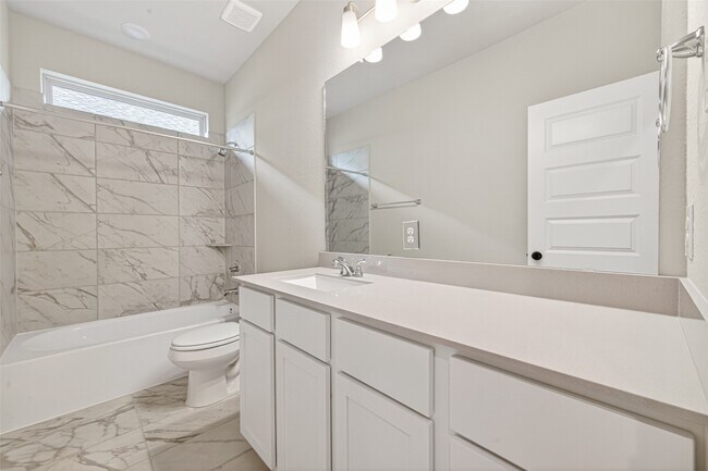 Building Photo - 2216 Inglenook Grv Dr