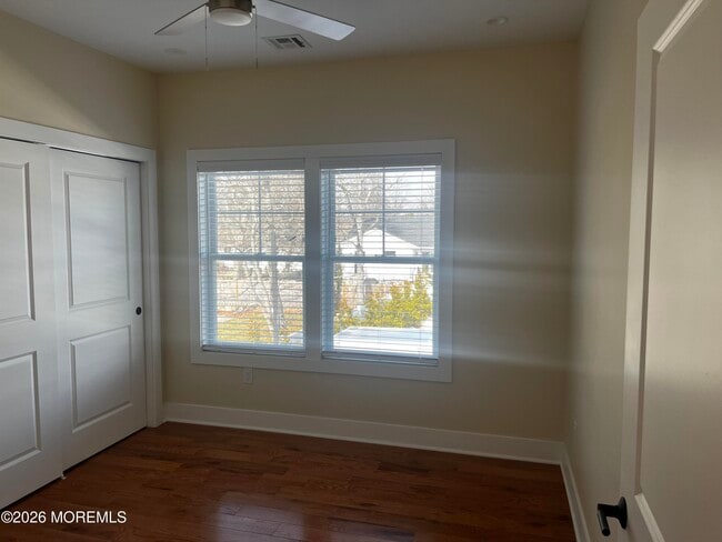 Foto del edificio - 2419 Bridge Ave