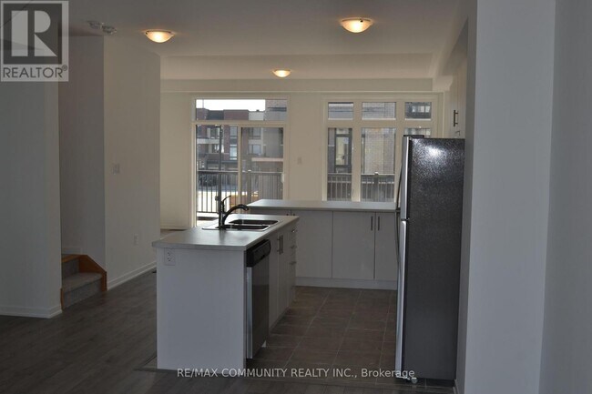 Building Photo - 809 CONLIN RD Rd