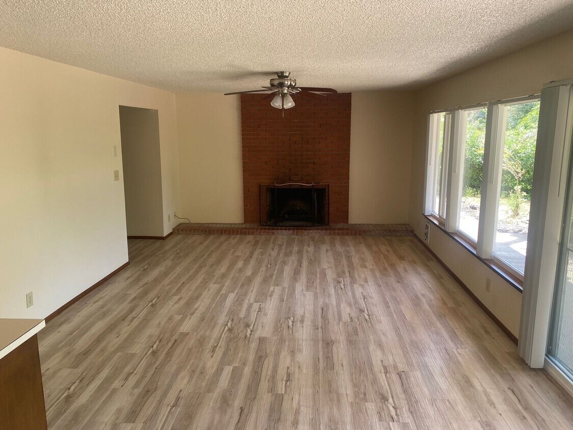 Foto principal - 260 E 38th Ave