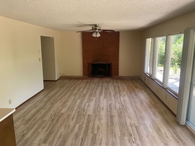 Photo - 260 East 38th Avenue Apartment