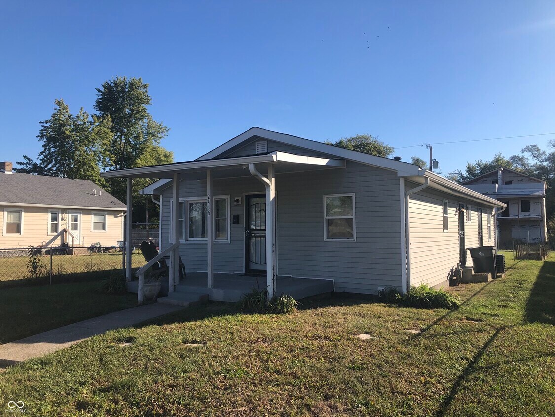 Foto principal - 2415 Dr Andrew J Brown Ave