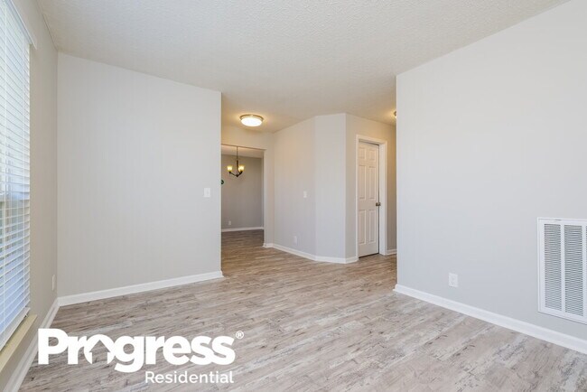 Building Photo - 379 Dorr Dr