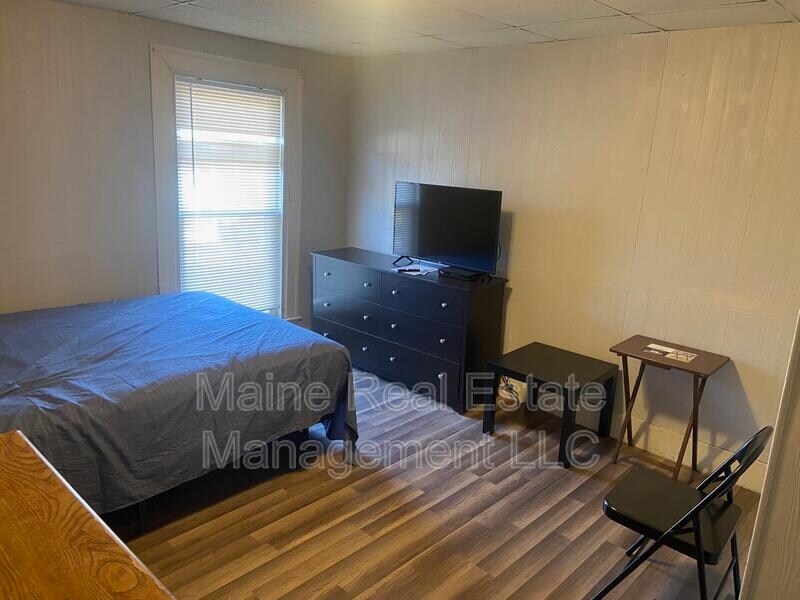 Primary Photo - 133 Essex St