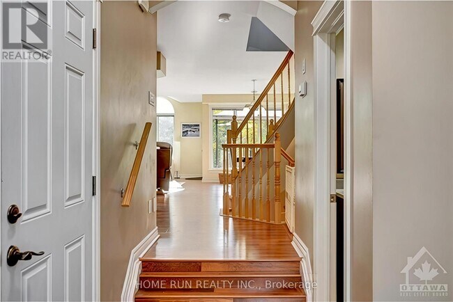 Building Photo - 129 Hearst Way