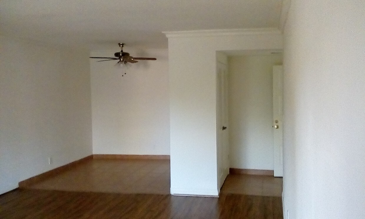 Foto principal - 11011 Palms Blvd