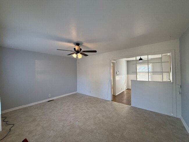 Foto del edificio - 1300 NW 83rd St