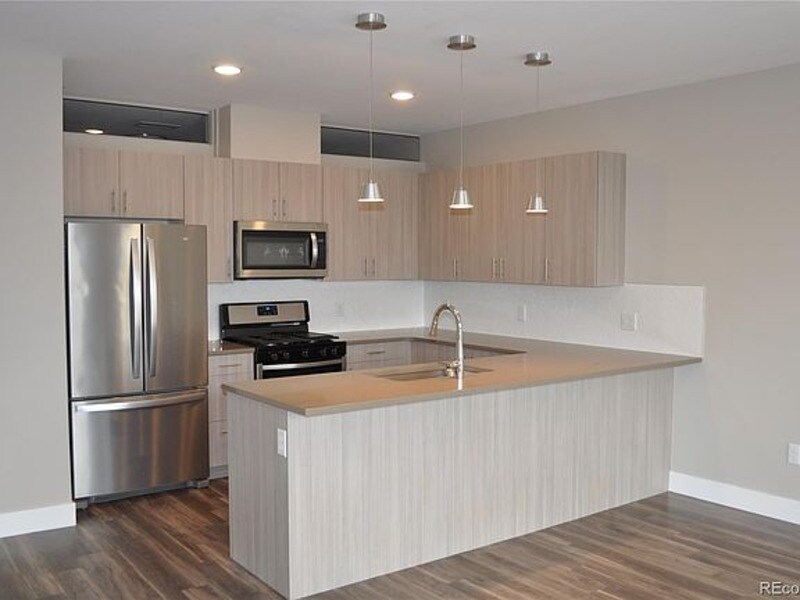 Foto principal - 2374 S University Blvd