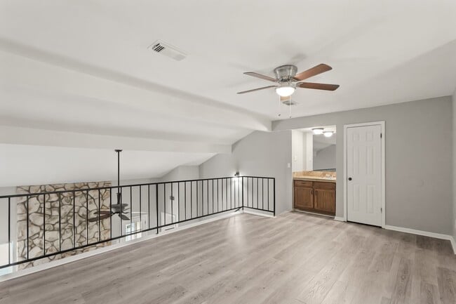 Building Photo - 12322 Wild Pine Dr