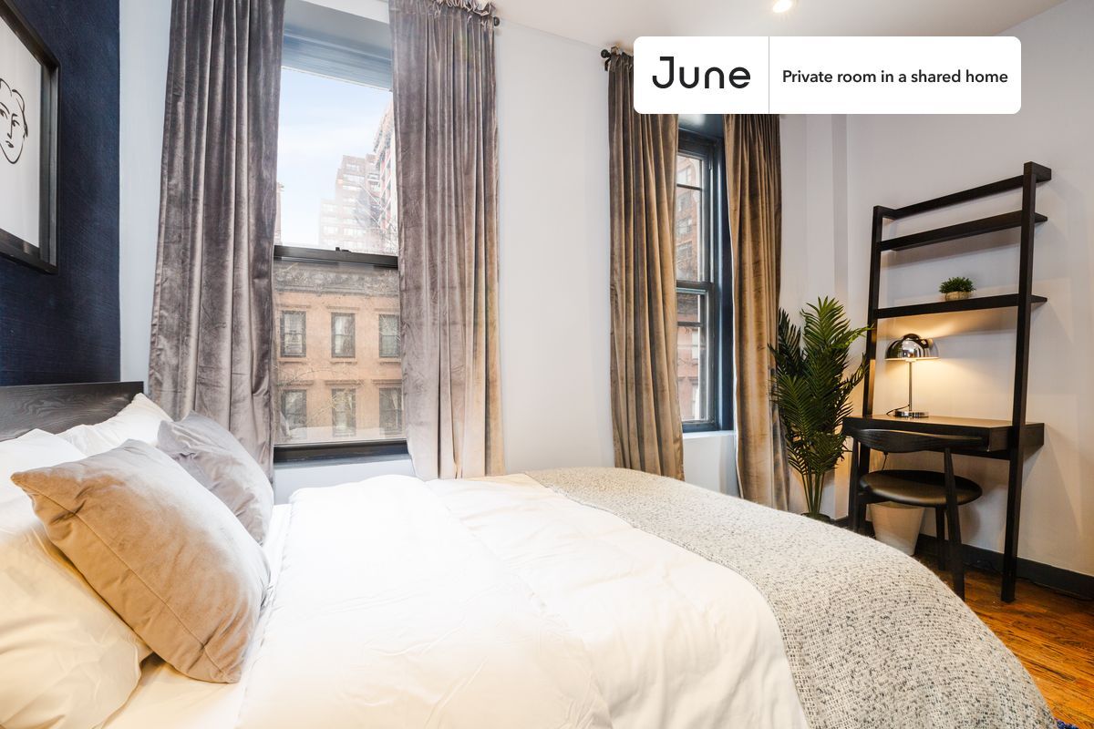 Foto principal - Private bedroom in 4 bed/2 bath Home
