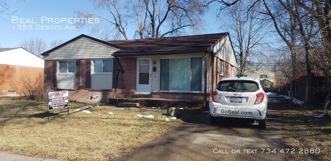 Building Photo - 1355 Desoto Ave