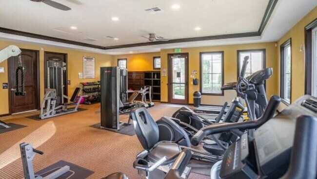 Foto del edificio - 4 Bedroom Townhome in the Promenade at Spectrum Community