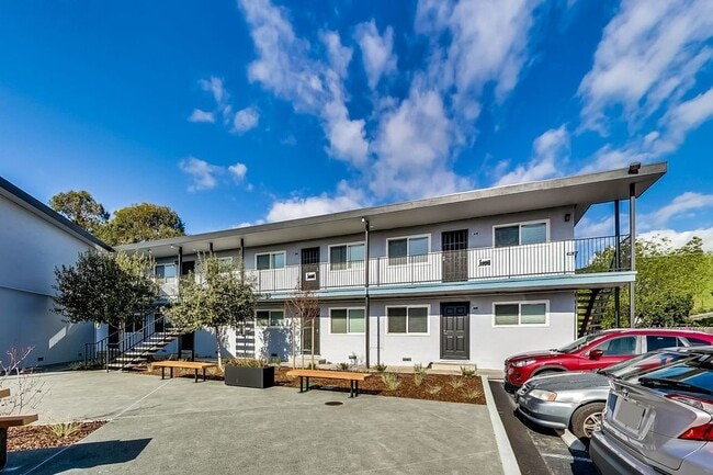 Building Photo - Beautifully Renovated Fremont Community. 3...