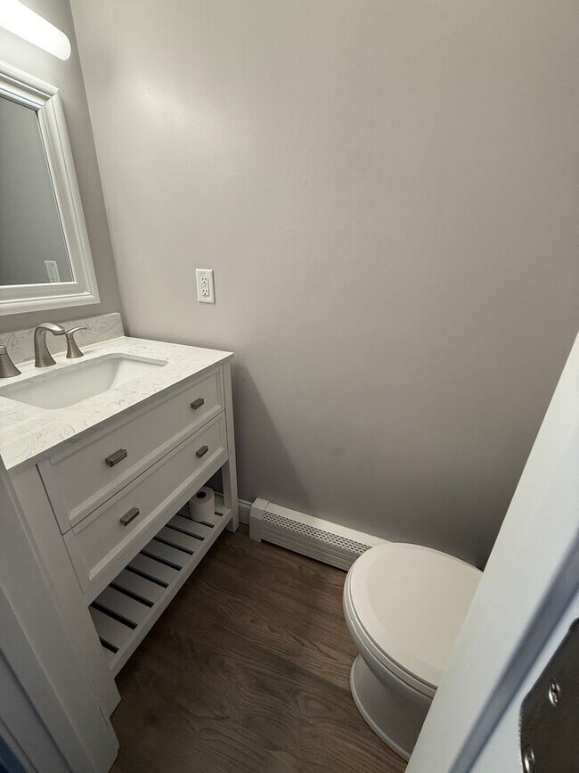 Foto del edificio - A two bedroom, 1 and a half bath unit in Townhouse. Unit 11-$2,800 per month plus utilities