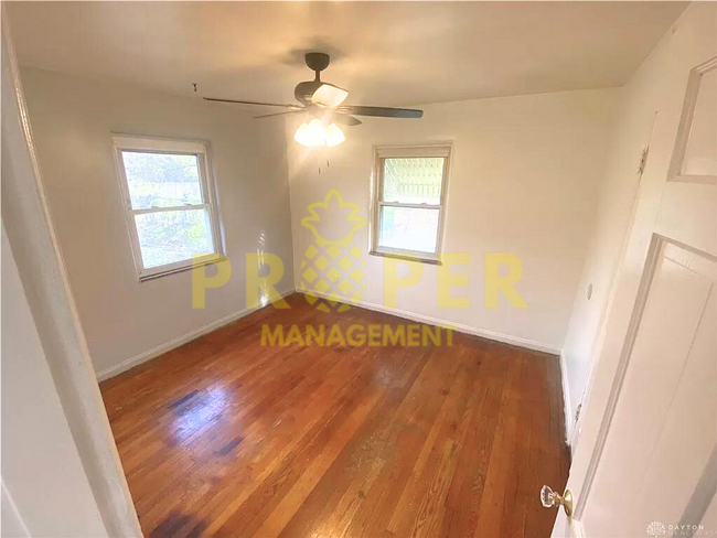 Building Photo - 2 bedrooms 1 bathroom house