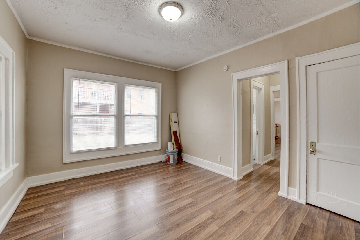 219 N Rosedale Ave Unit 219 A, Tulsa, OK 74127 Room for Rent in Tulsa