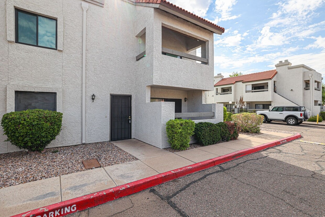 Primary Photo - Great Central Scottsdale Location!