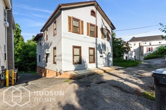 Foto principal - 47 S Montgomery St