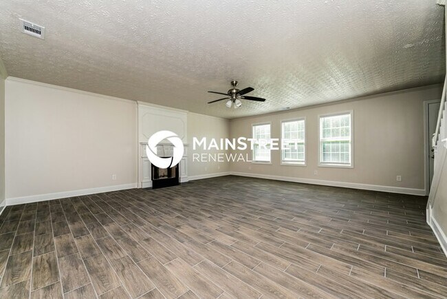 Building Photo - 4 Bedroom Pet-Friendly Home in HAMPTON, GA...