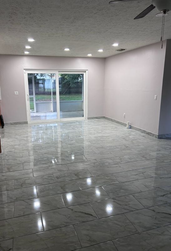 Foto del edificio - 933 SW Dalton Ave