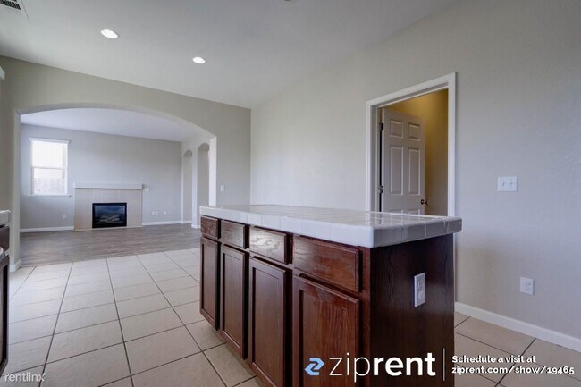 Foto del edificio - 4 br, 3 bath House - 4312 Strathmore Place...