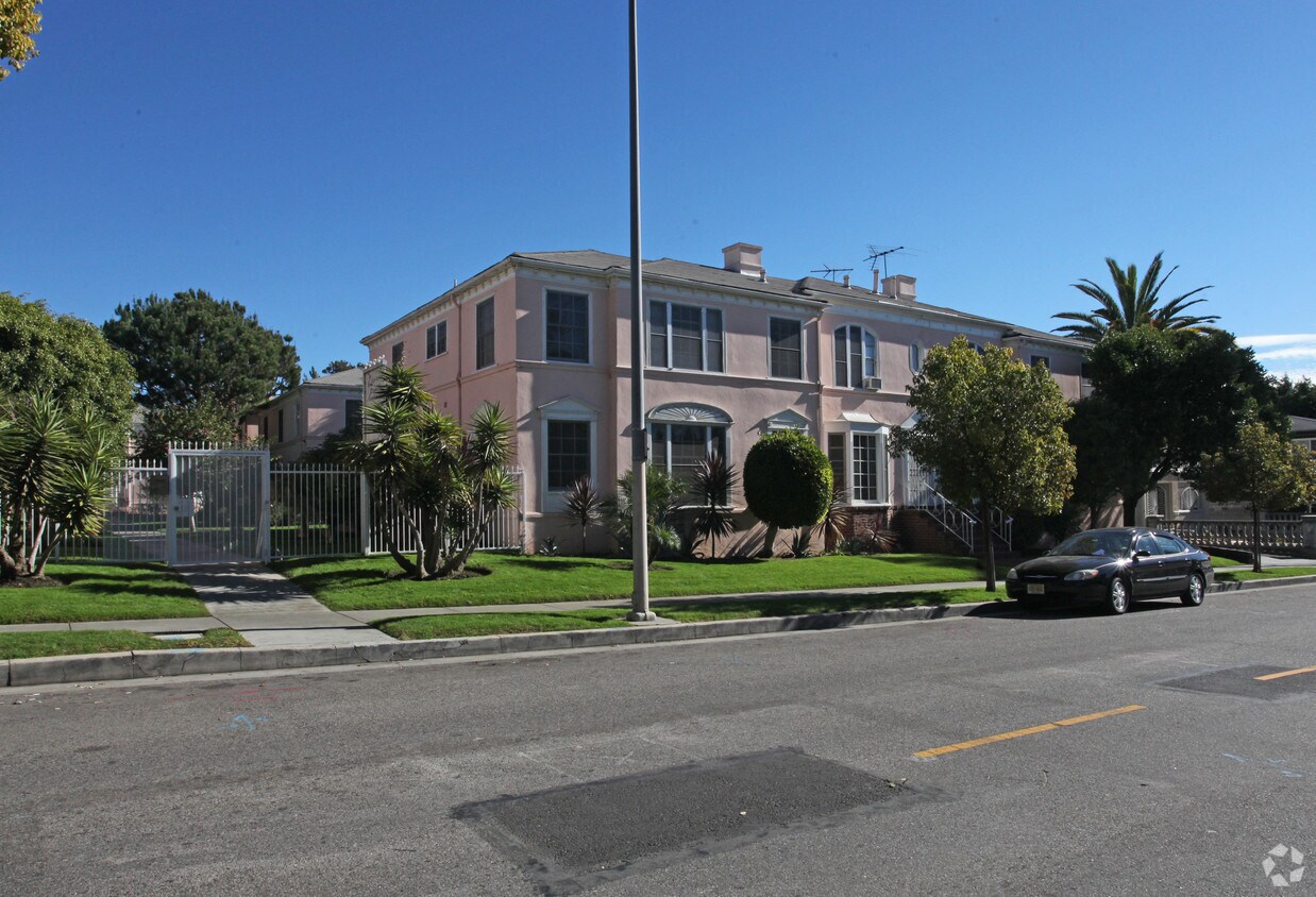 Edgemont Franklin Apartments Los Angeles, CA
