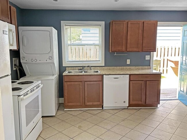 Building Photo - 1432 Ardmore Dr