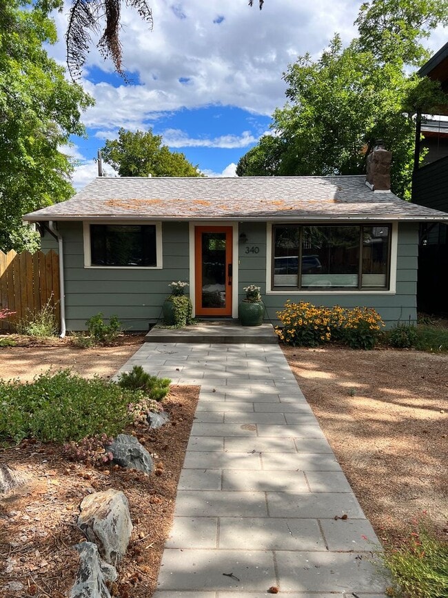 Building Photo - *Unfurnished* Charming, updated and walkable west side 3 BR + den/office