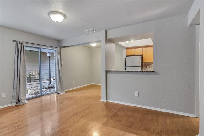 Building Photo - 3627 Menchaca Rd