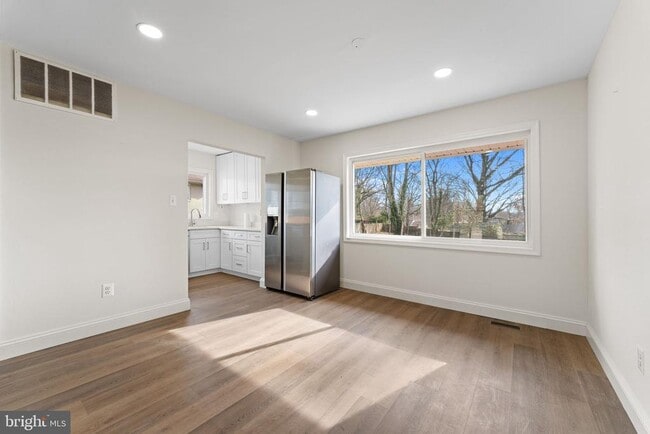 Foto del edificio - 7407 Kelvin Pl