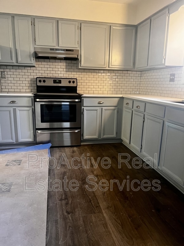 Foto del edificio - 5761 Luck Ln