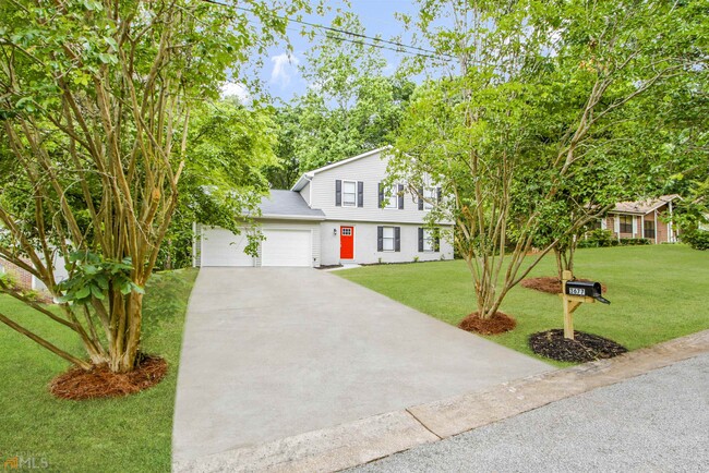 Building Photo - 3677 Tarragon Dr