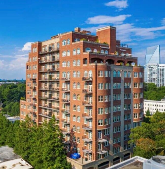 Building Photo - 3180 Mathieson Dr NE