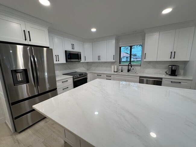 Foto del edificio - 610 West Dr