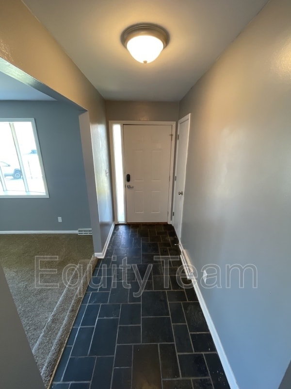 Building Photo - 800 Accent Park Dr