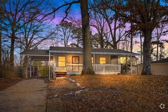 Building Photo - 1513 Bobolink Ln NE