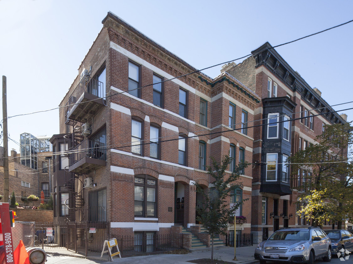 Primary Photo - 213 W Wisconsin St
