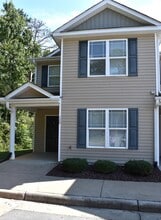 Building Photo - 120 River Stancil Dr