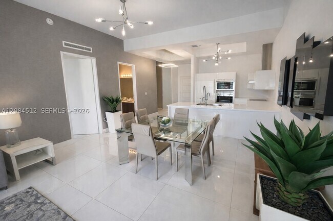 Foto del edificio - 250 Sunny Isles Blvd