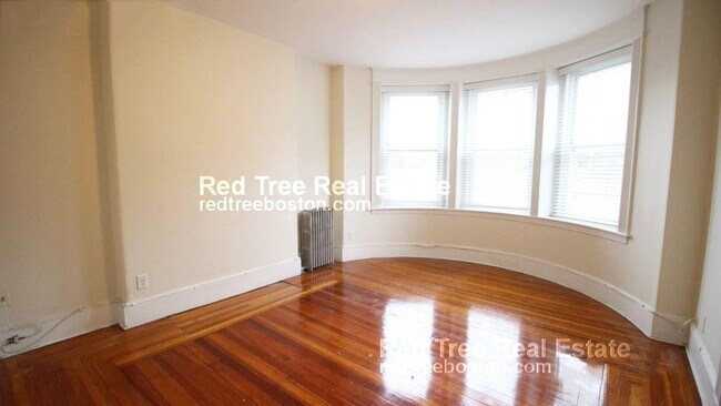 Building Photo - 1595 Beacon St