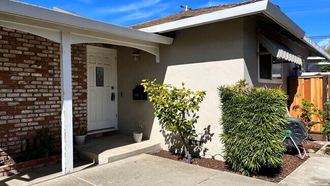 Building Photo - 3BD/2BA - Elegant Home with Pool & Modern ...