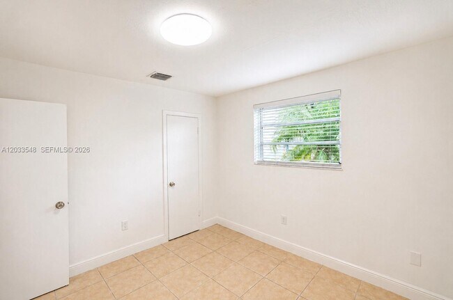 Foto del edificio - 7190 W 11th Ct