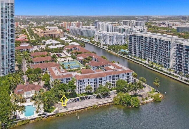 Foto del edificio - 3255 NE 184th St