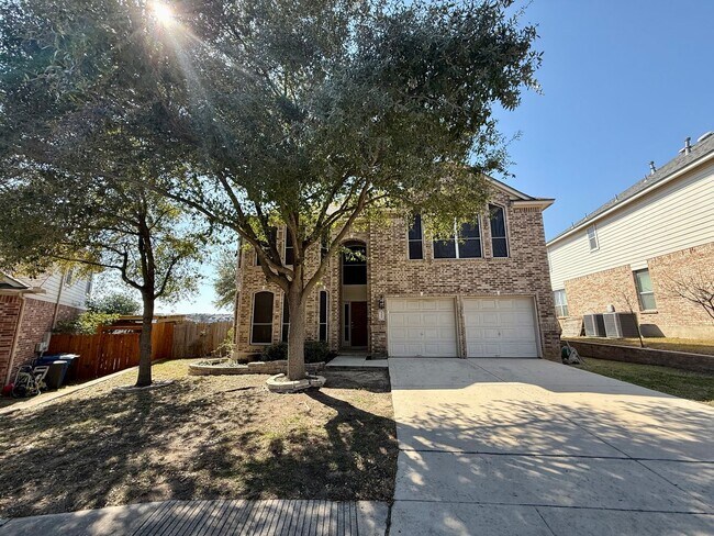 Foto del edificio - 5 bedroom, 3 bathroom home off TPC Parkway!