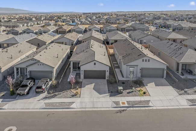 Building Photo - 10650 Valedon Ln SW